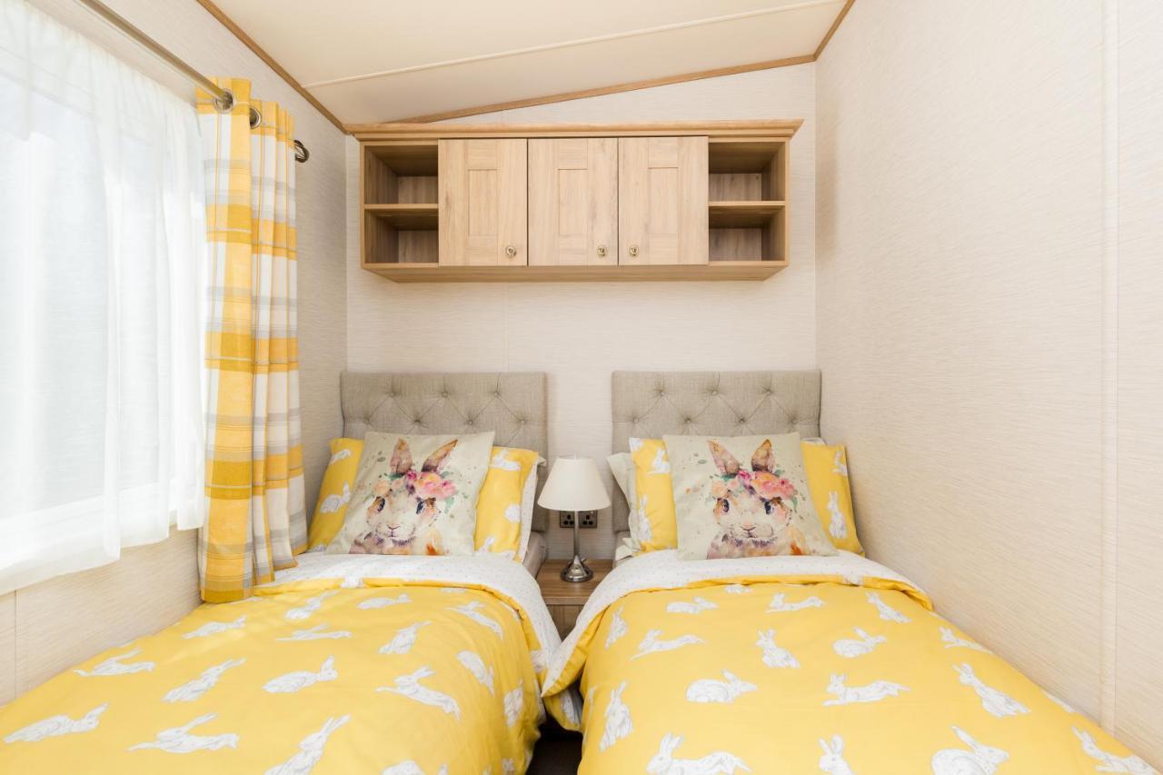 Cottontail Lodge - Hot Tub - Pet Friendly South Cerney Exterior foto